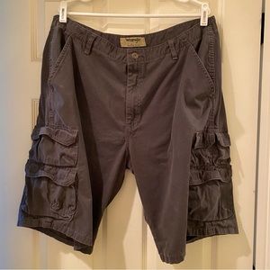 Wrangler shorts size 40
